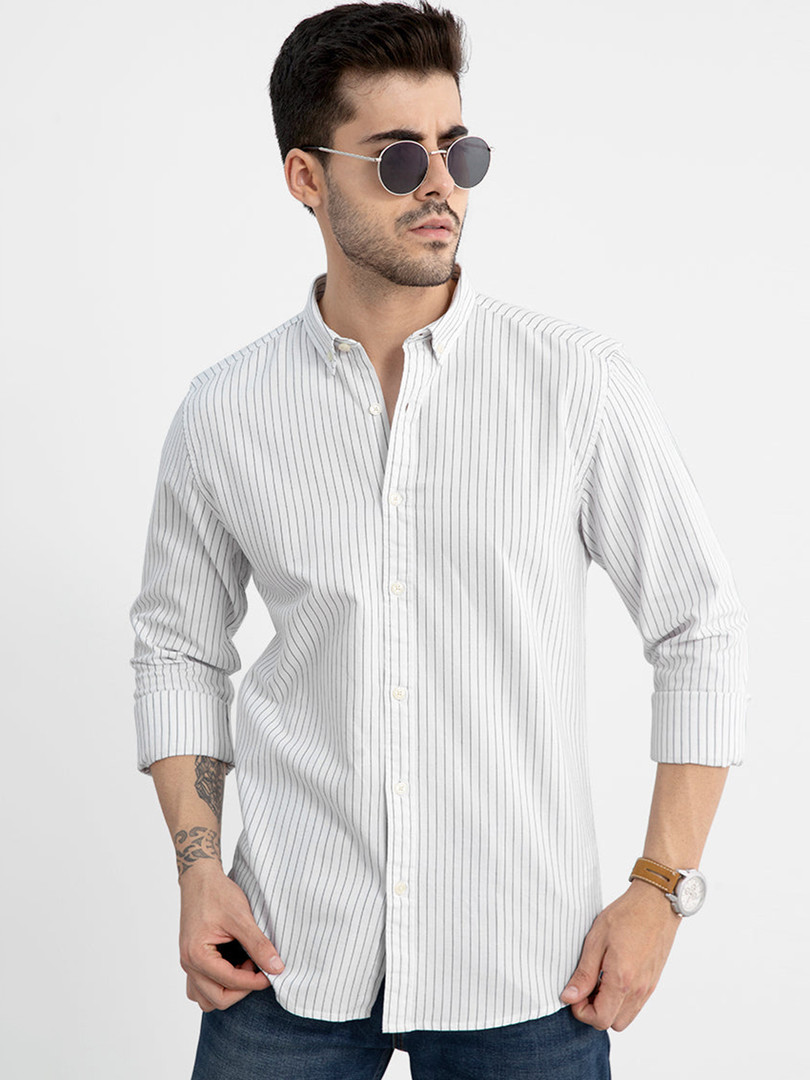 Snitch White Classic Slim Fit Vertical Striped Cotton Casual Shirt