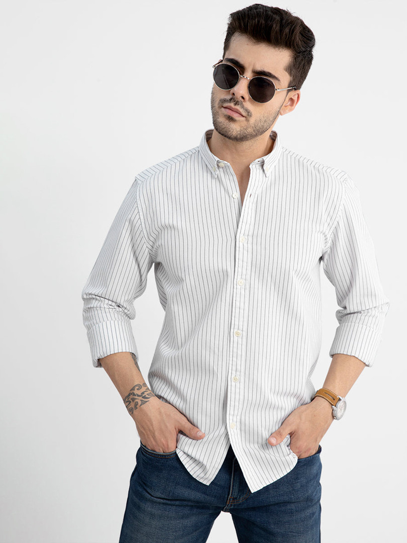 Snitch White Classic Slim Fit Vertical Striped Cotton Casual Shirt
