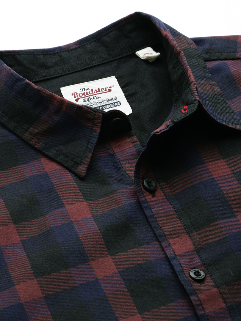 Roadster The Lifestyle Co Men Black & Maroon Checked Pure Cotton Sustainable Casual Shirt