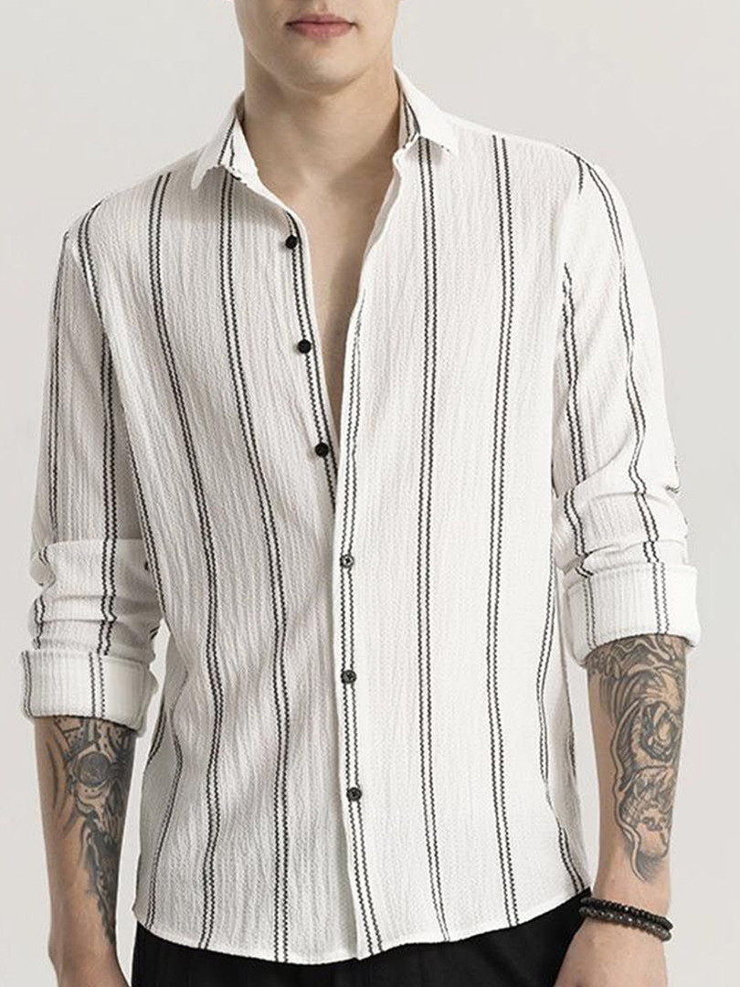 TIGER SNAKE Men Comfort Fit Vertical Striped Spread Collar Casual Shirt