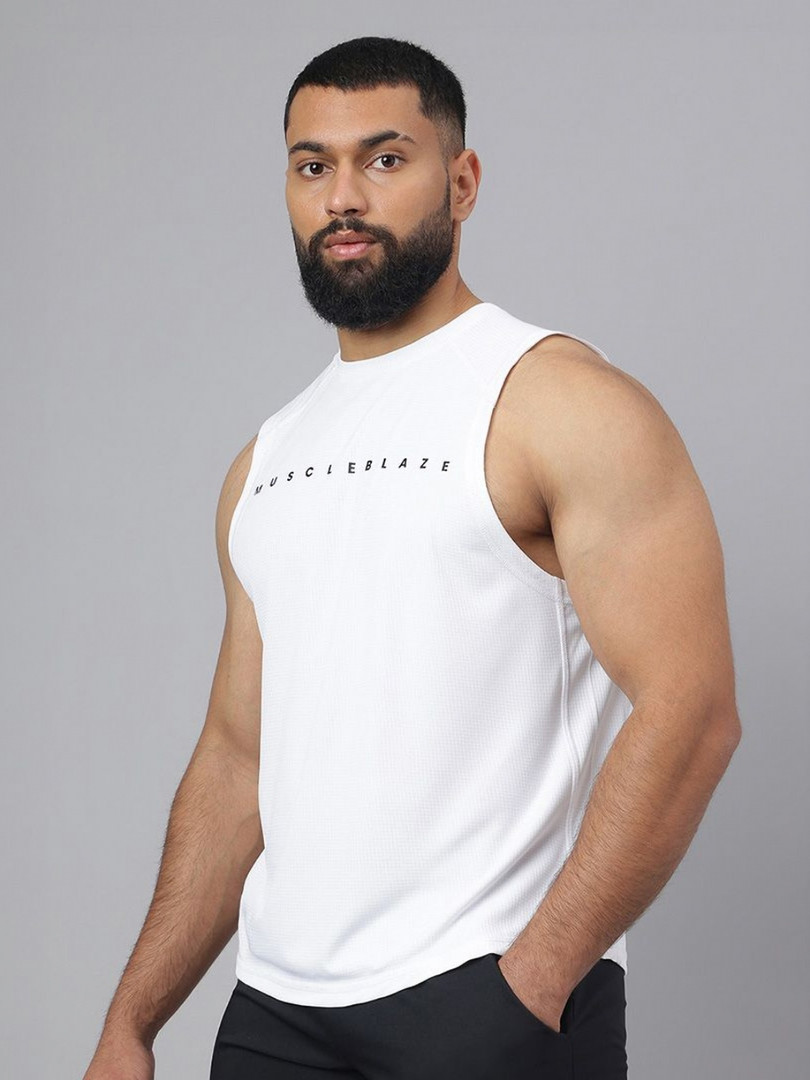 MuscleBlaze Unisex Brand Logo Printed Round Neck Slim T-shirt