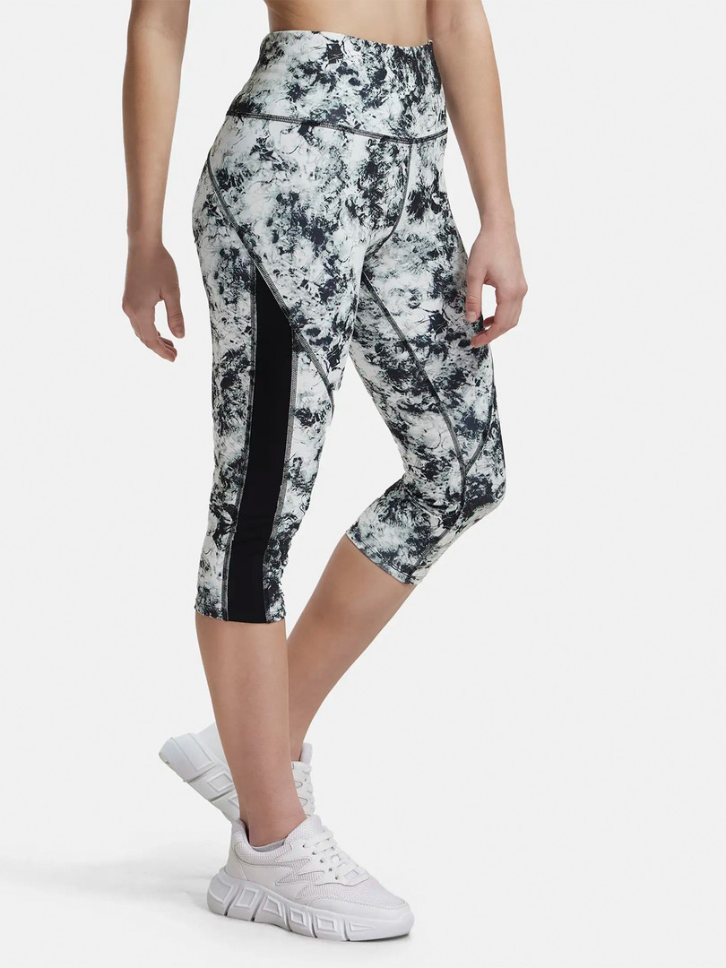 Jockey Microfiber Elastane Active Wear Slim Fit Capri with Back Waistband Pocket - MW36