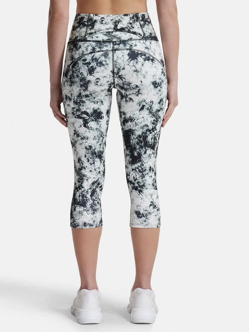 Jockey Microfiber Elastane Active Wear Slim Fit Capri with Back Waistband Pocket - MW36