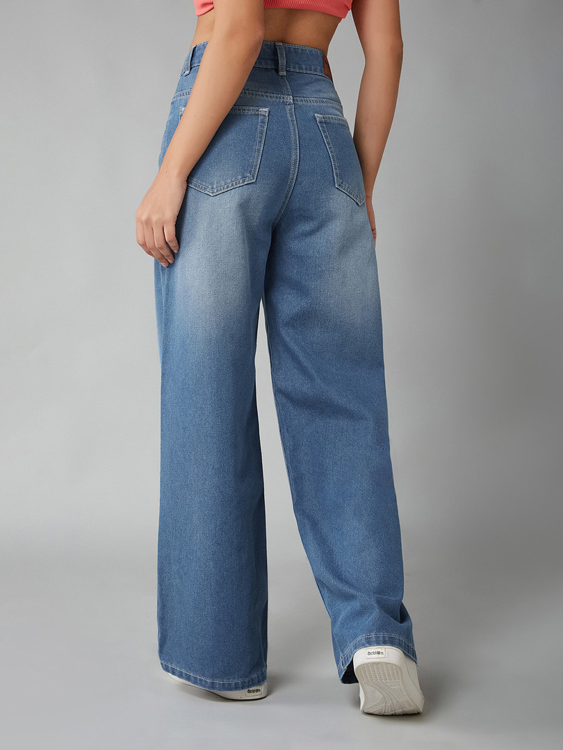 DOLCE CRUDO Women Wide Leg High-Rise Light Fade Stretchable Jeans