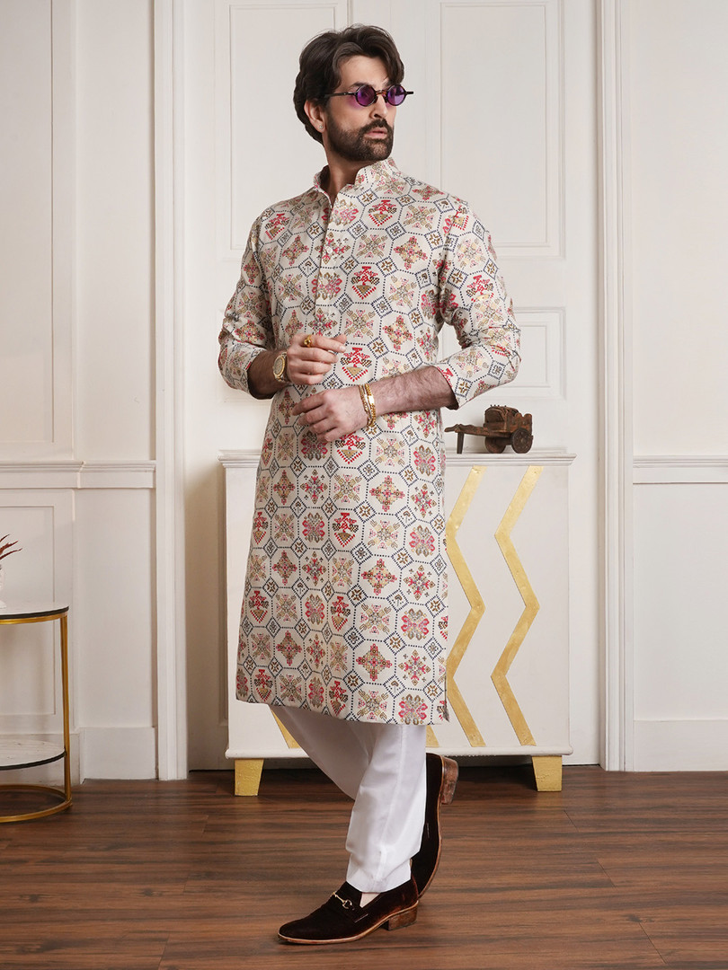 SOJANYA Men Cream-Coloured Geometric Printed Kurta