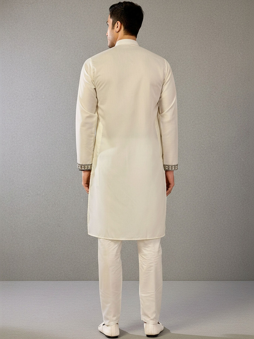 RANGRAAG Men Geometric Embroidered Mirror Work Kurta