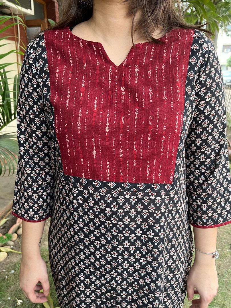 Sanskritam Notch Neck Floral Printed Straight Cotton Kurta