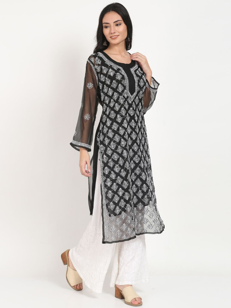PARAMOUNT CHIKAN Women Ethnic Motifs Embroidered Chikankari Floral Georgette Kurta
