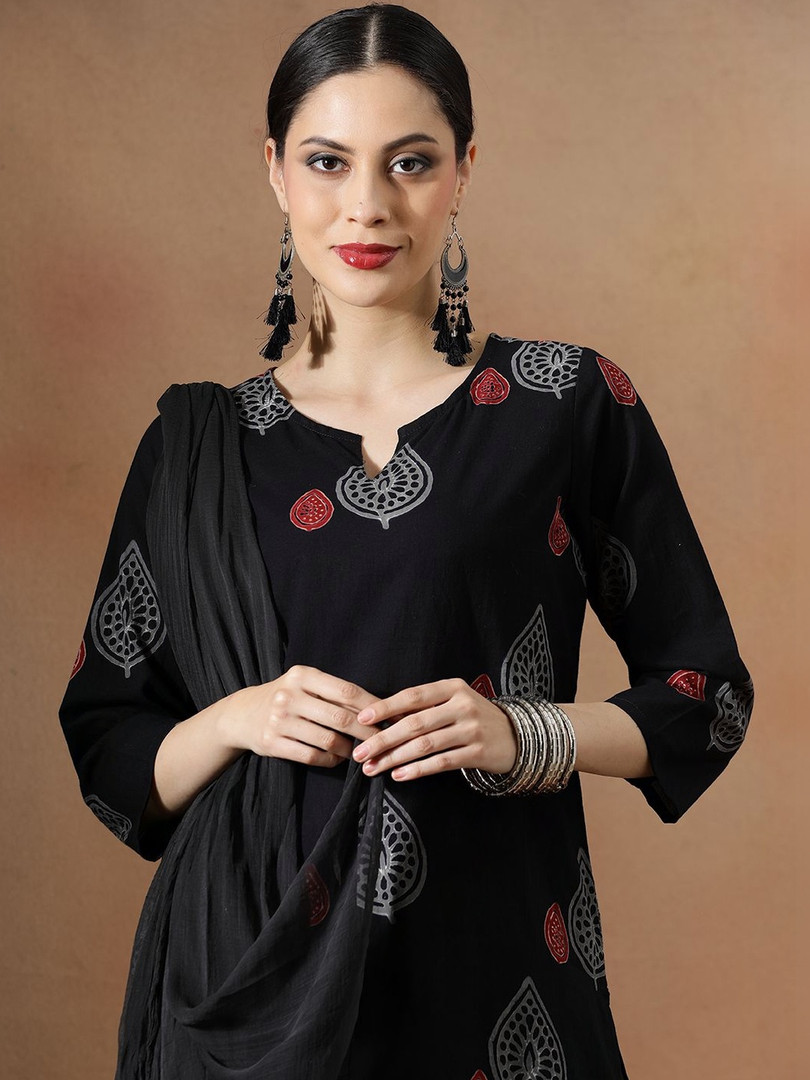 House of Pataudi Printed Pure Cotton Round Neck Kurta & Salwar Kurta Set