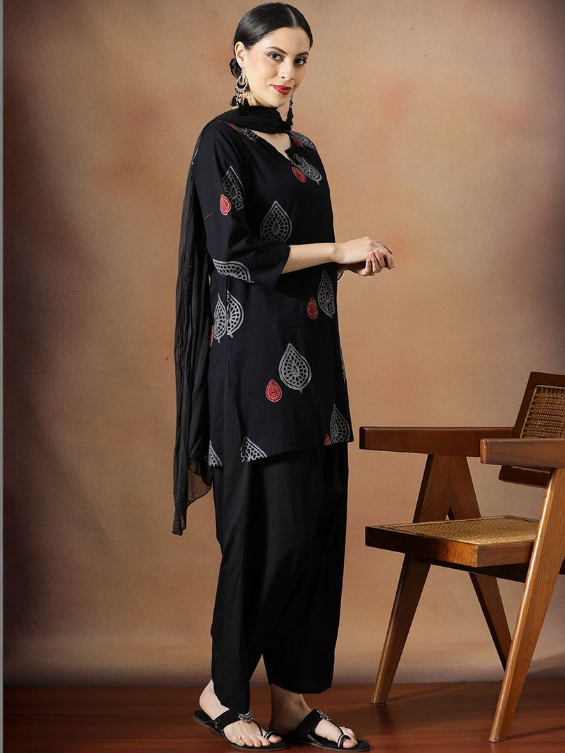 House of Pataudi Printed Pure Cotton Round Neck Kurta & Salwar Kurta Set
