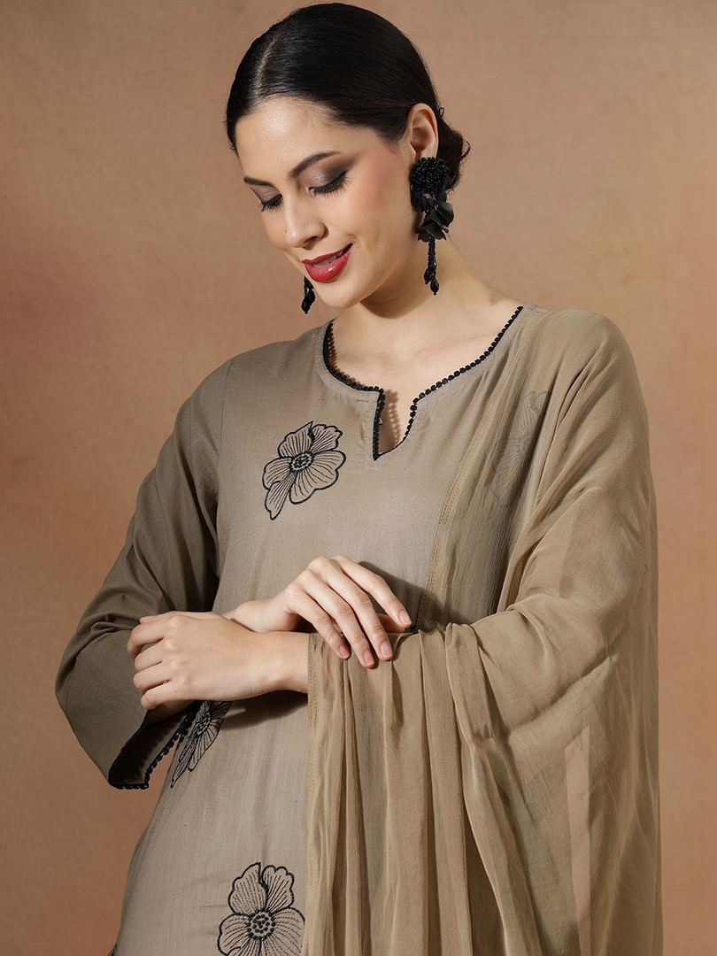 House of Pataudi Embroidered Pure Cotton Round Neck Kurta & Salwar Kurta Set