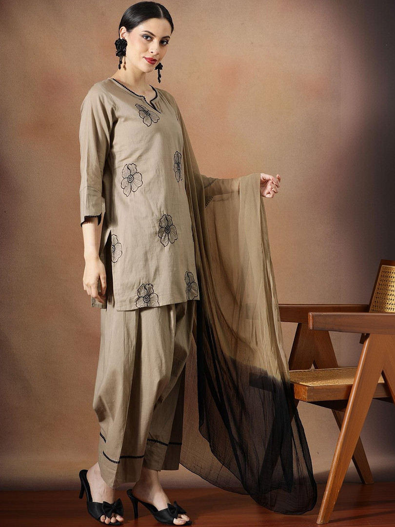 House of Pataudi Embroidered Pure Cotton Round Neck Kurta & Salwar Kurta Set