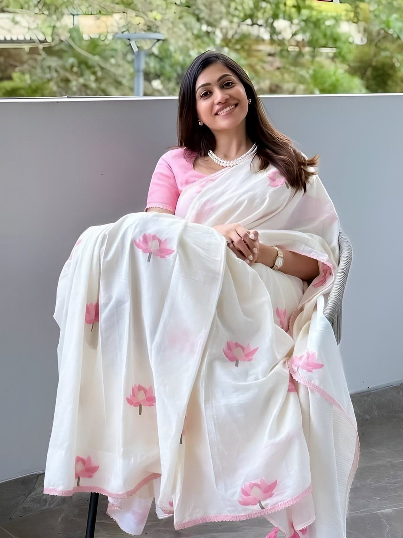 HERE&NOW Floral Linen Blend Saree