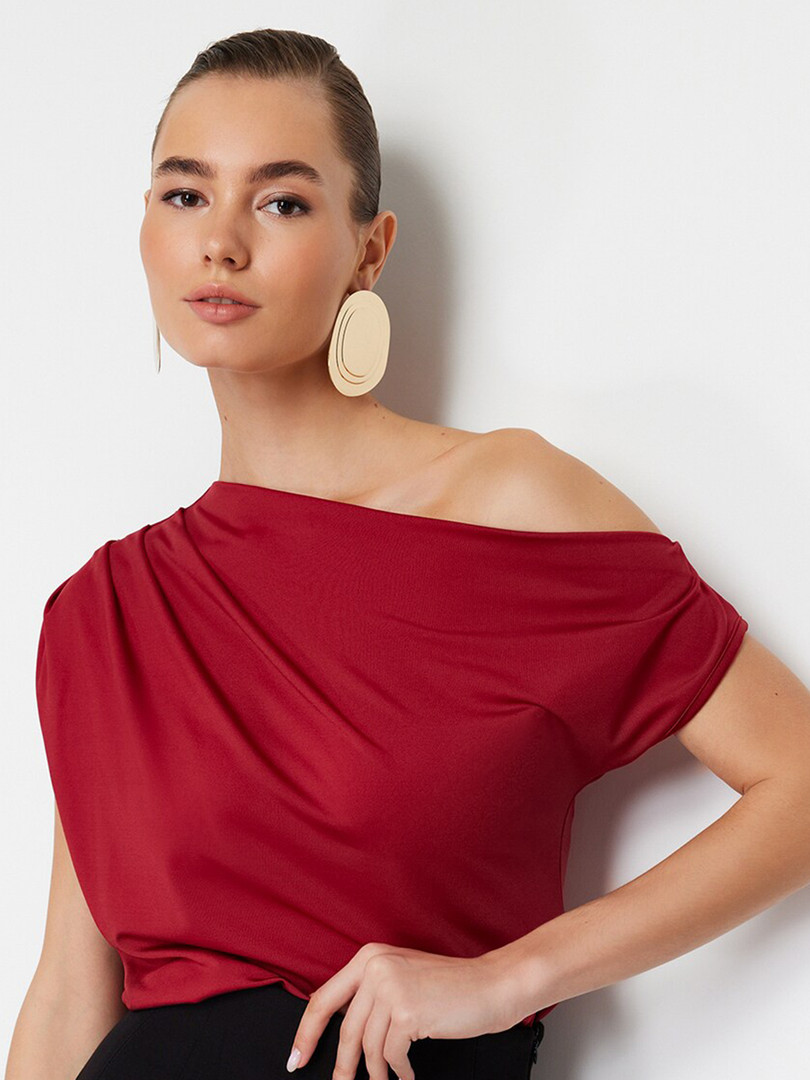Trendyol Off-Shoulder Extended Sleeves Crop Top