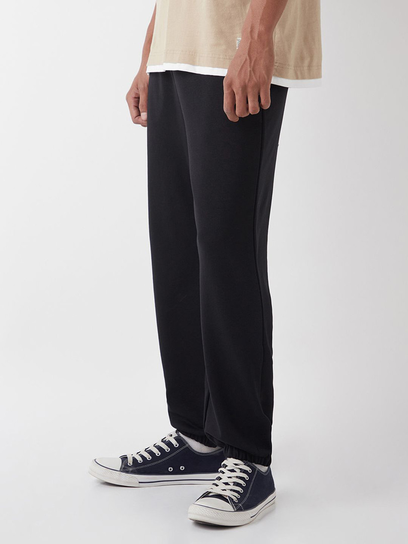 Bewakoof Men Black Oversized Joggers