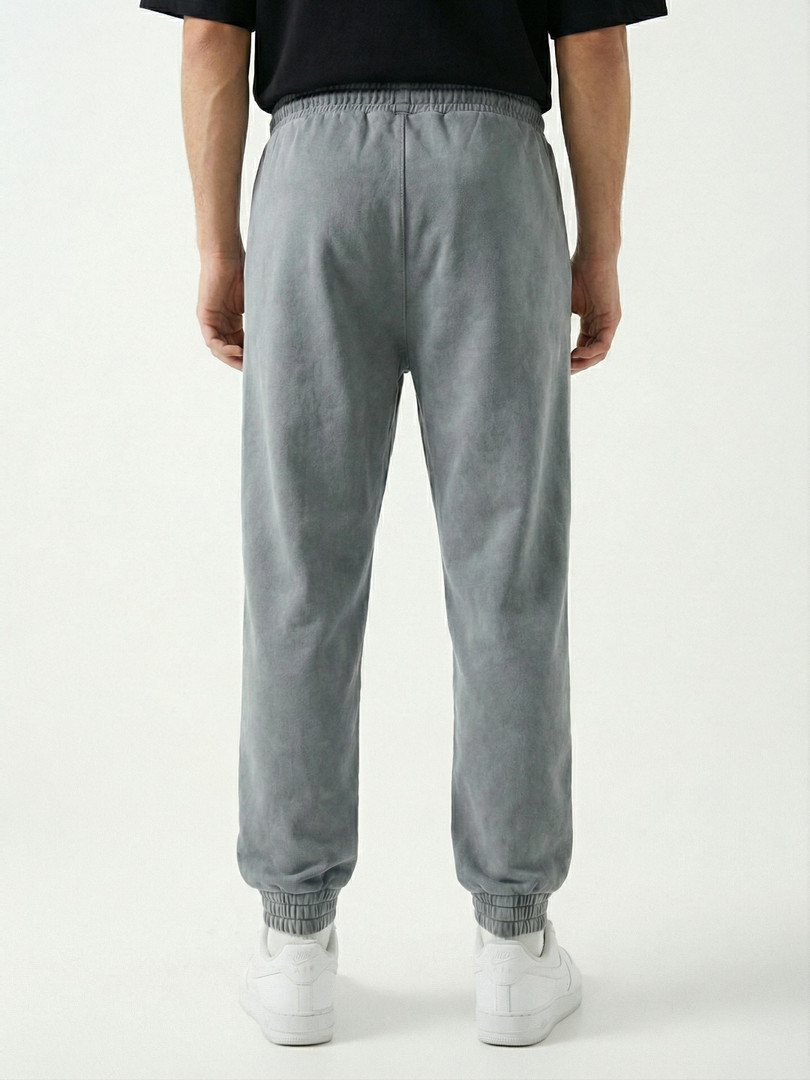 glitchez Men Typography Print Mid-Rise Pure Cotton Relaxed Fit Joggers
